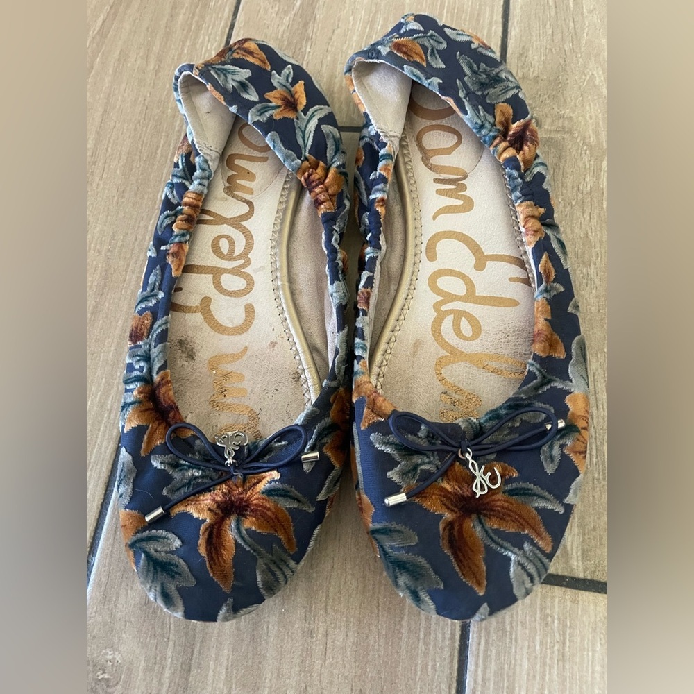 Floral Ballet Flats​